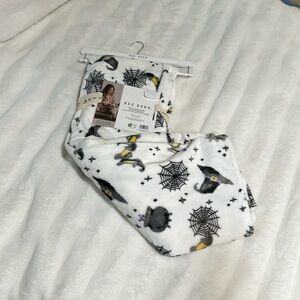 NWT Rae Dunn Witch print Halloween plush throw
